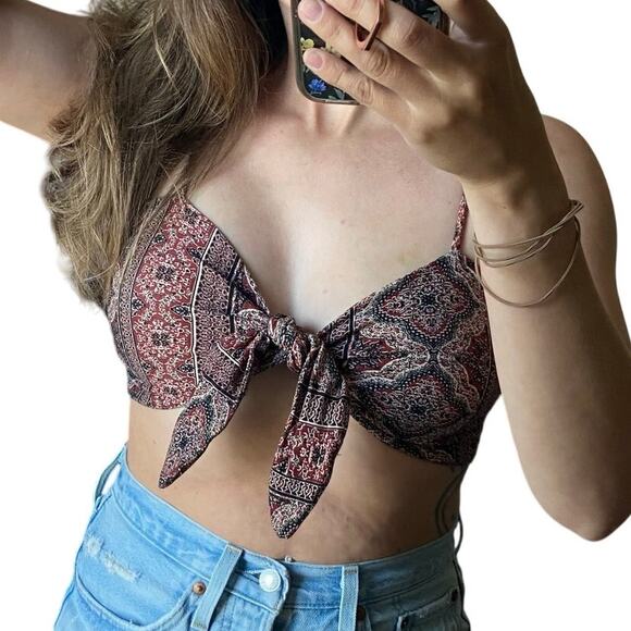 Windsor L Maroon Boho Paisley Floral Tie Knot Front Spaghetti Strap Crop Top - Picture 1 of 6